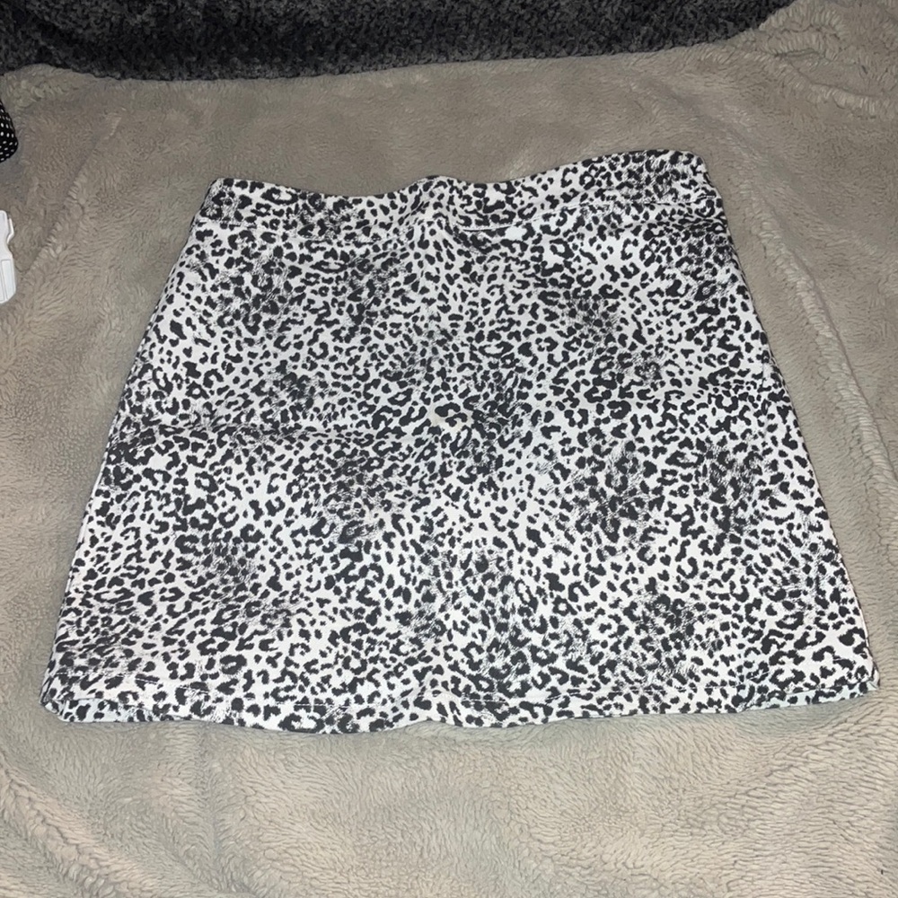 🔹4 for $30 Forever 21 Leopard Print Mini Skirt, Small
